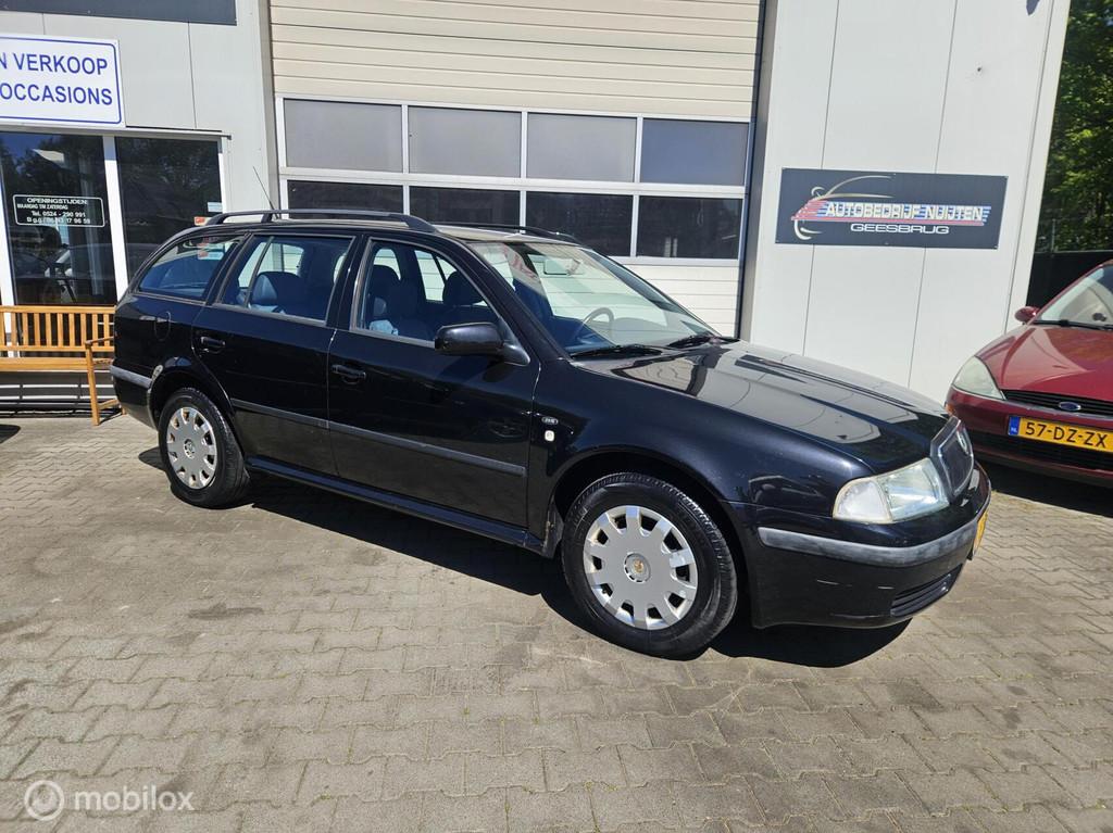 Skoda Octavia Combi 1.6 Ambiente CLIMA..TREKHAAK, Voorwielaandrijving, 1195 kg, Gebruikt, 4 cilinders
