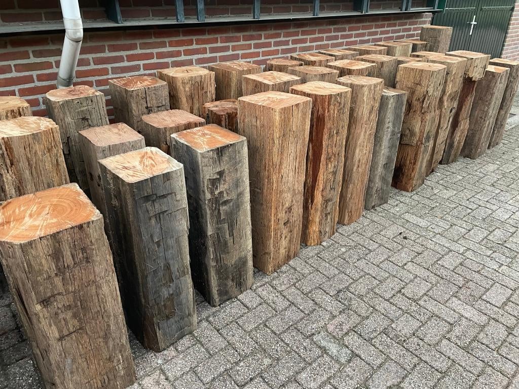 Mooie houten massieve sokkels . zuilen . pilaren, Huis en Inrichting, Woonaccessoires | Zuilen en Pilaren, Ophalen, Zo goed als nieuw