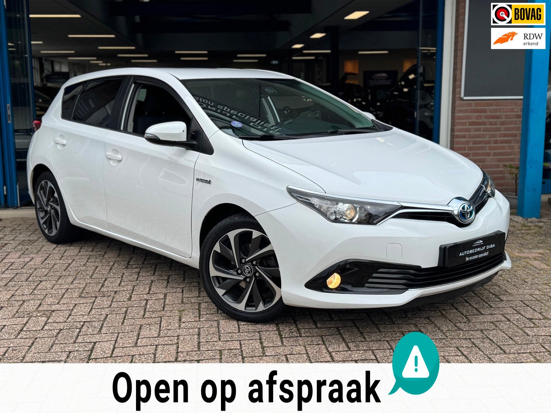 Toyota Auris Touring Sports 1.8 Hybrid Active AUT NAVI NAP!, Auto's, Dealer onderhouden, Stof, Gebruikt, 4 cilinders
