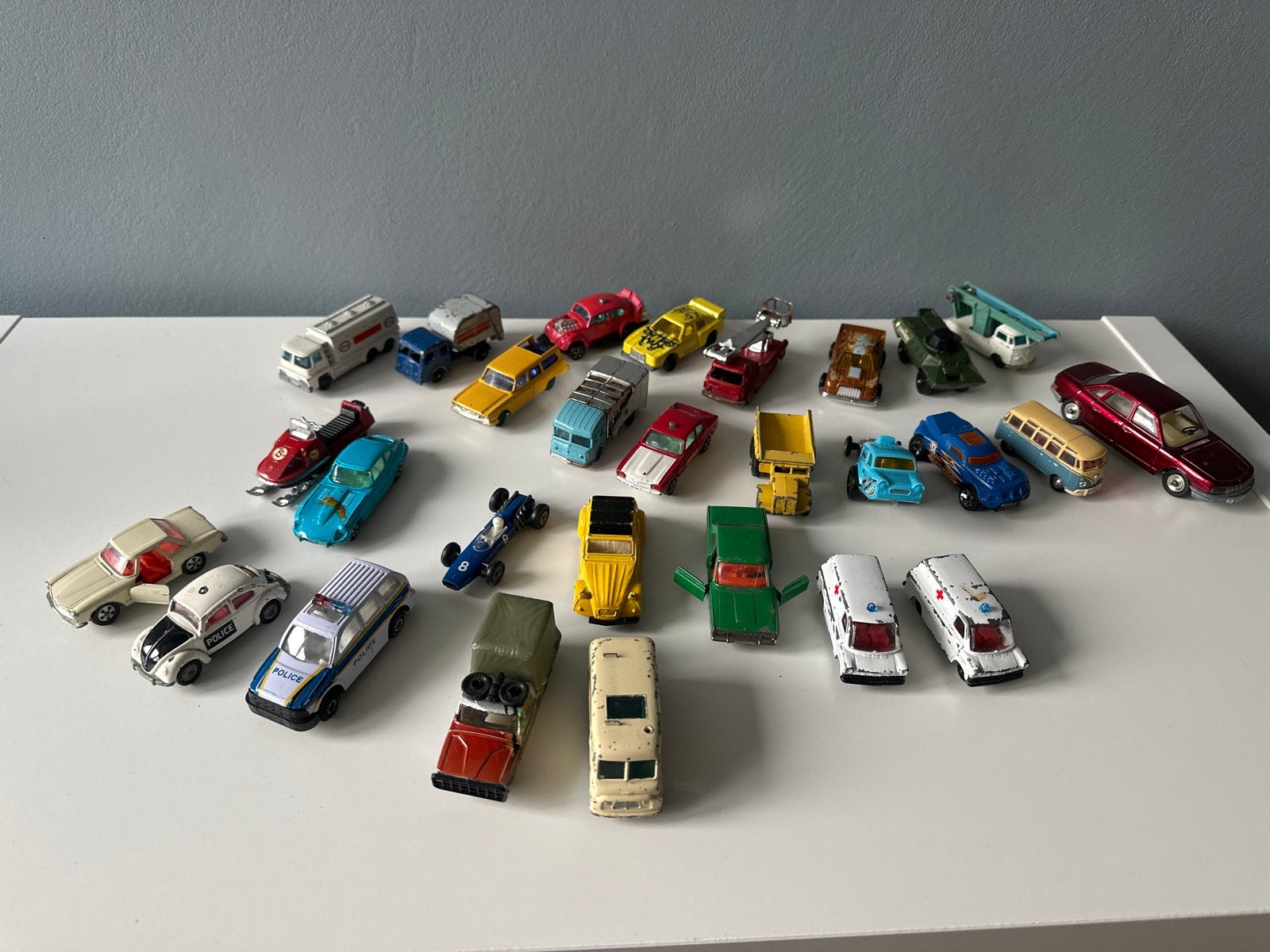 28 diverse modelauto's (Siku, Majorette, Hotwheels), Ophalen of Verzenden, Gebruikt, Auto