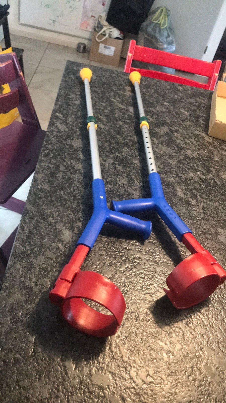 Kinder loopkrukken (elleboogkrukken, 2 krukken), Diversen, Loopkrukken, Ophalen of Verzenden, In hoogte verstelbaar, Gebruikt