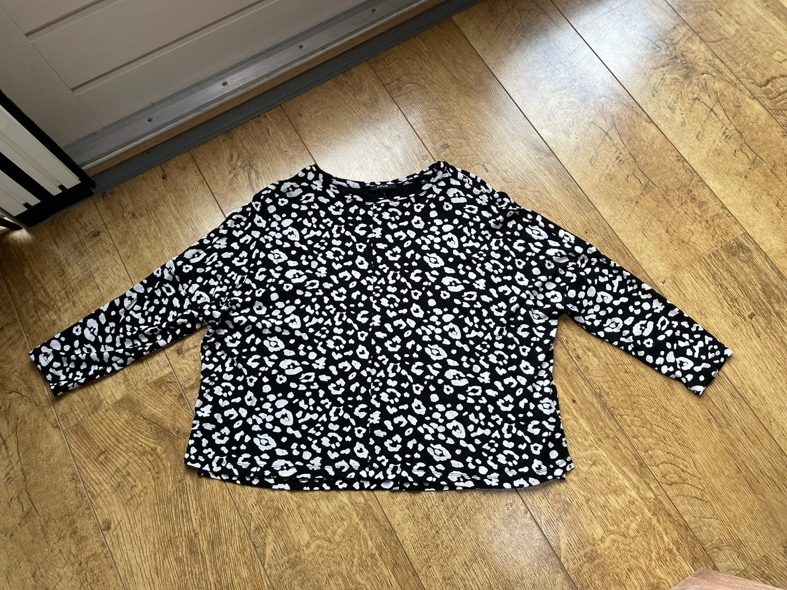 Leuke zwart/witte top van Opus, maat 38, Kleding | Dames, Maat 38/40 (M), Zwart, Ophalen of Verzenden, Zo goed als nieuw