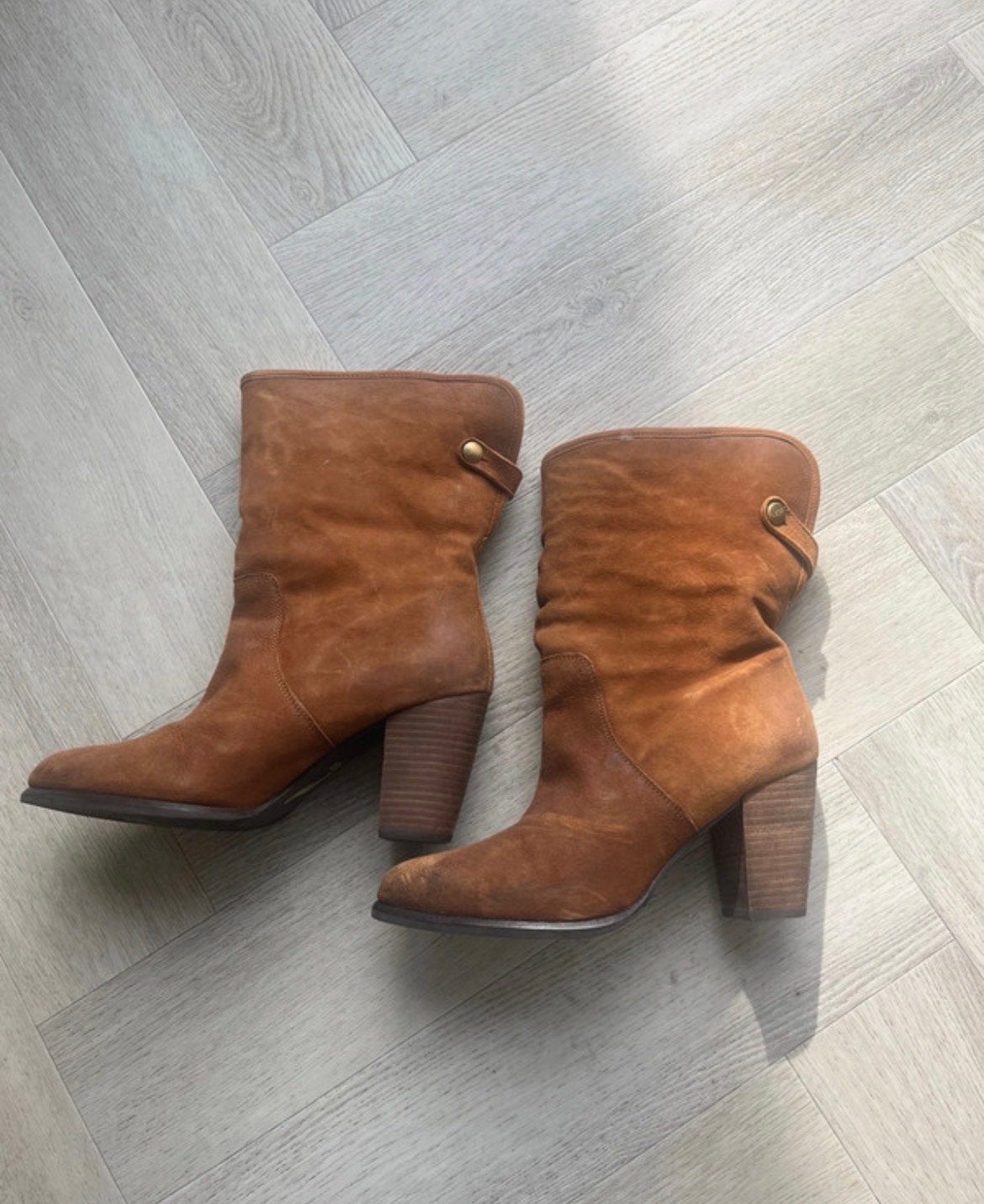UGG cognackleurige enkellaarzen met binnenvoering mt 40, Ophalen of Verzenden, Gedragen, Bruin, Lage of Enkellaarzen