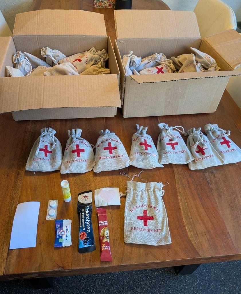 First Aid Kit goodiebags voor bruiloft of feest 58 stuks, Ophalen of Verzenden, Nieuw, Versiering, Geboorte of Huwelijk