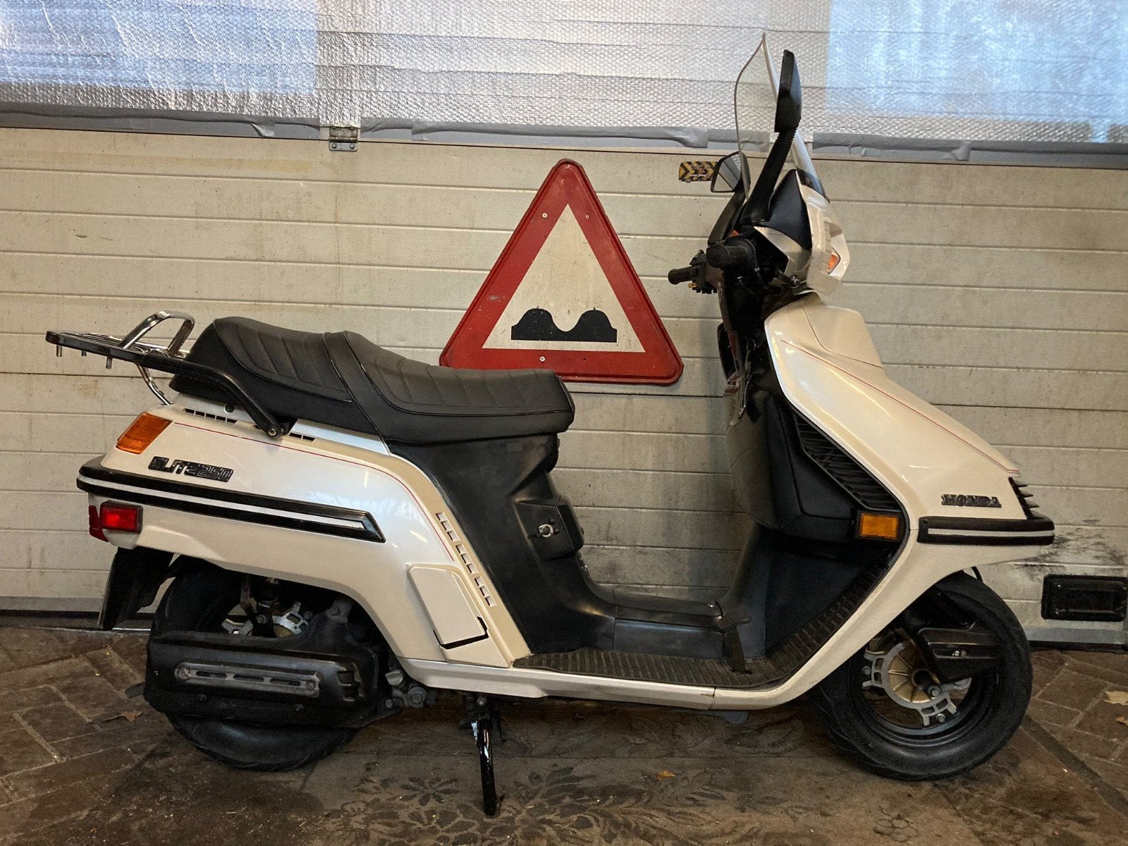 Honda Elite met Kenteken, Fietsen en Brommers, Ophalen, Zo goed als nieuw, Benzine