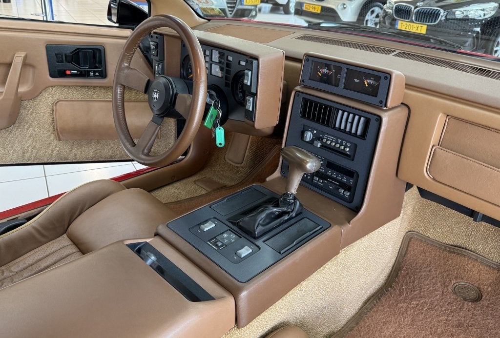 Foto 22 van Pontiac Fiero 2.8 GT Airco OOK S AVONDS GEOPEND OP AFSPRAAk