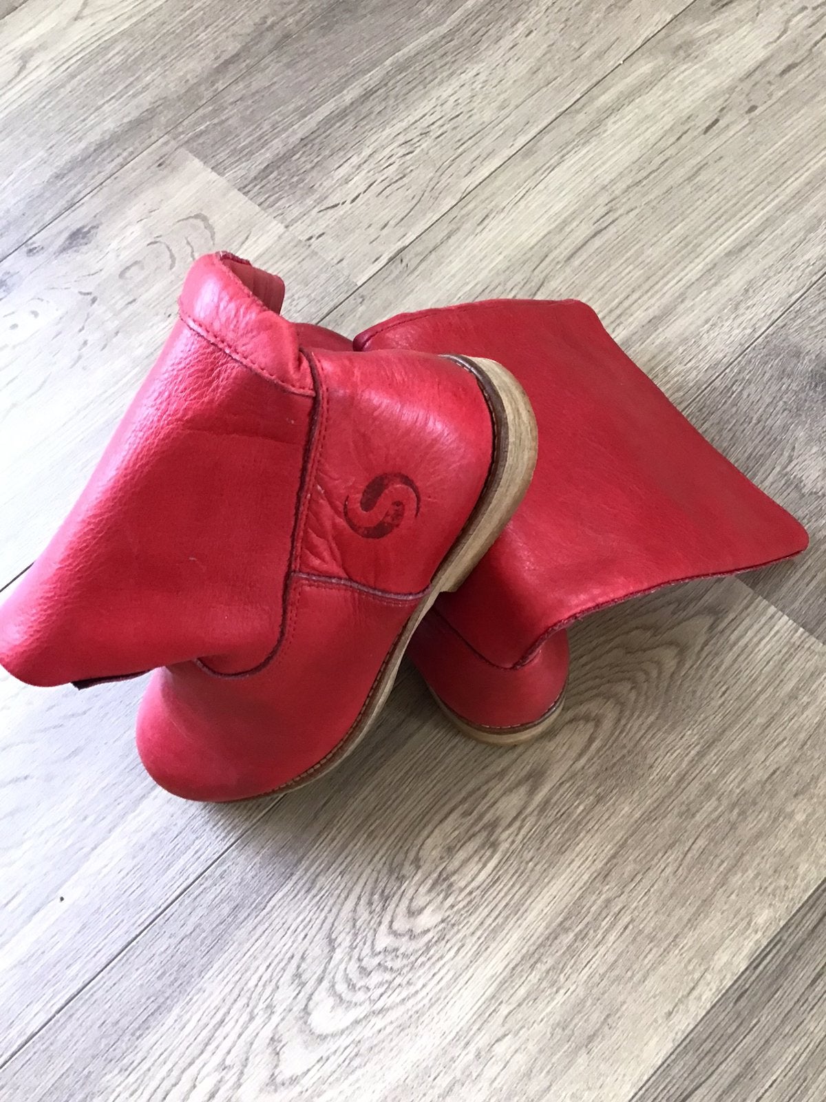 SASHA!Rode Leren Laarsjes 37.Stijlvol Rood&Leer gevoerd., Ophalen of Verzenden, Zo goed als nieuw, Rood, Lage of Enkellaarzen