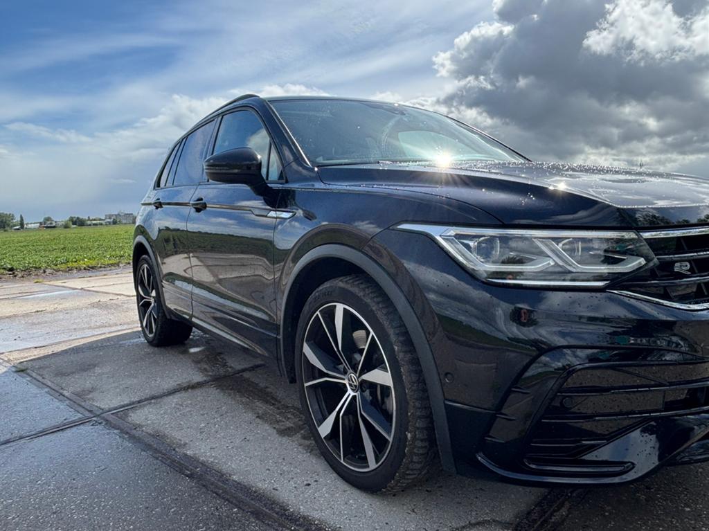 Volkswagen Tiguan 2.0 TSI 190pk 4Motion DSG 2022 Zwart, Automaat, Zwart, 1984 cc, Alcantara