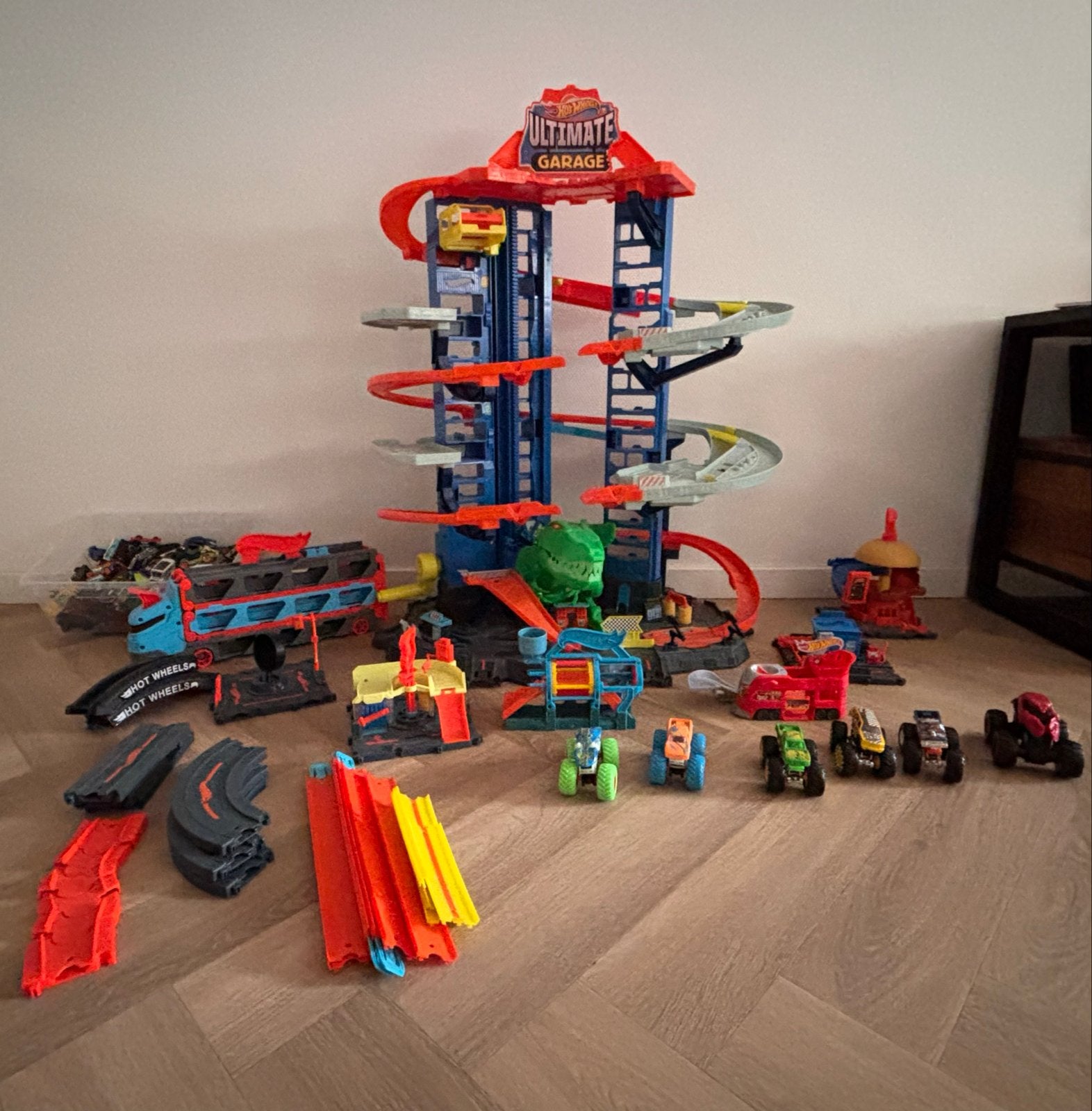 Grote Hot Wheels Ultimate Garage set met veel extra's, Ophalen, Gebruikt