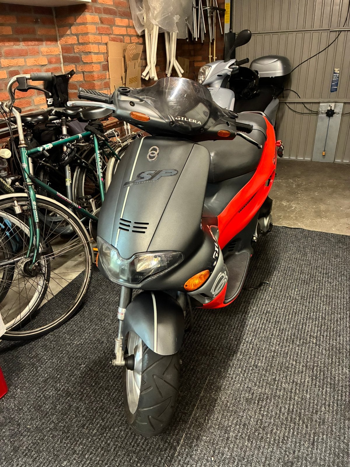 Fluo rosso runner 70cc, Fietsen en Brommers, Ophalen, Tweetakt, Gebruikt, Overige modellen
