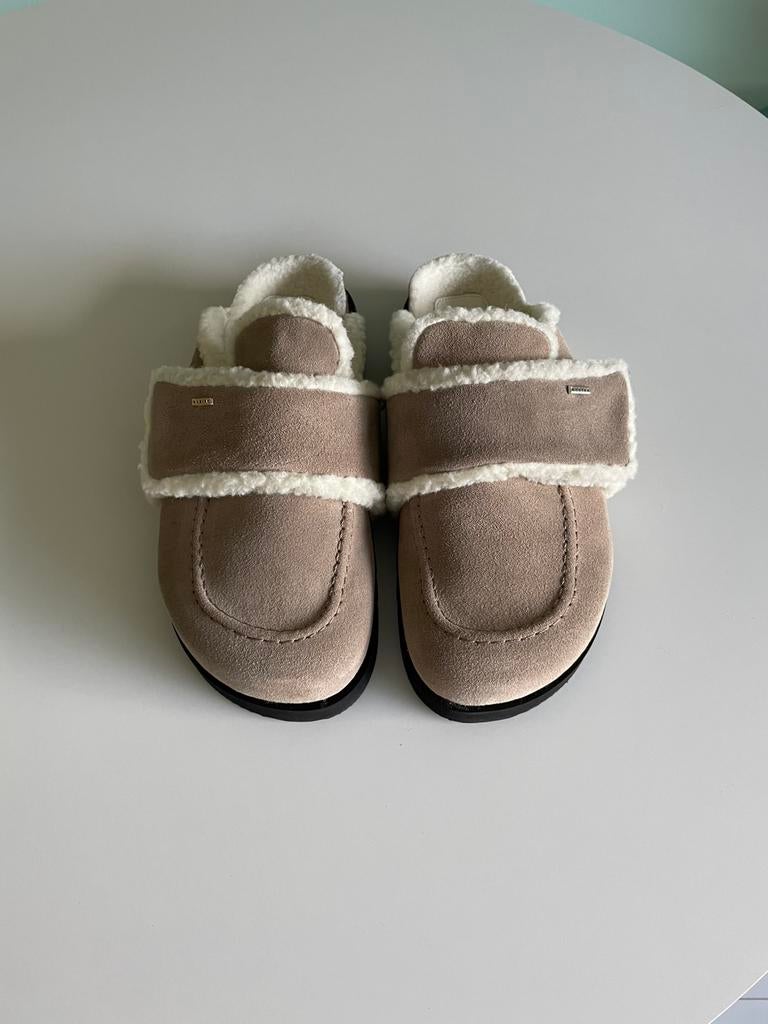 Nubikk Taupe Instappers Teddy Fur, Ophalen of Verzenden, Zo goed als nieuw, Beige, Instappers