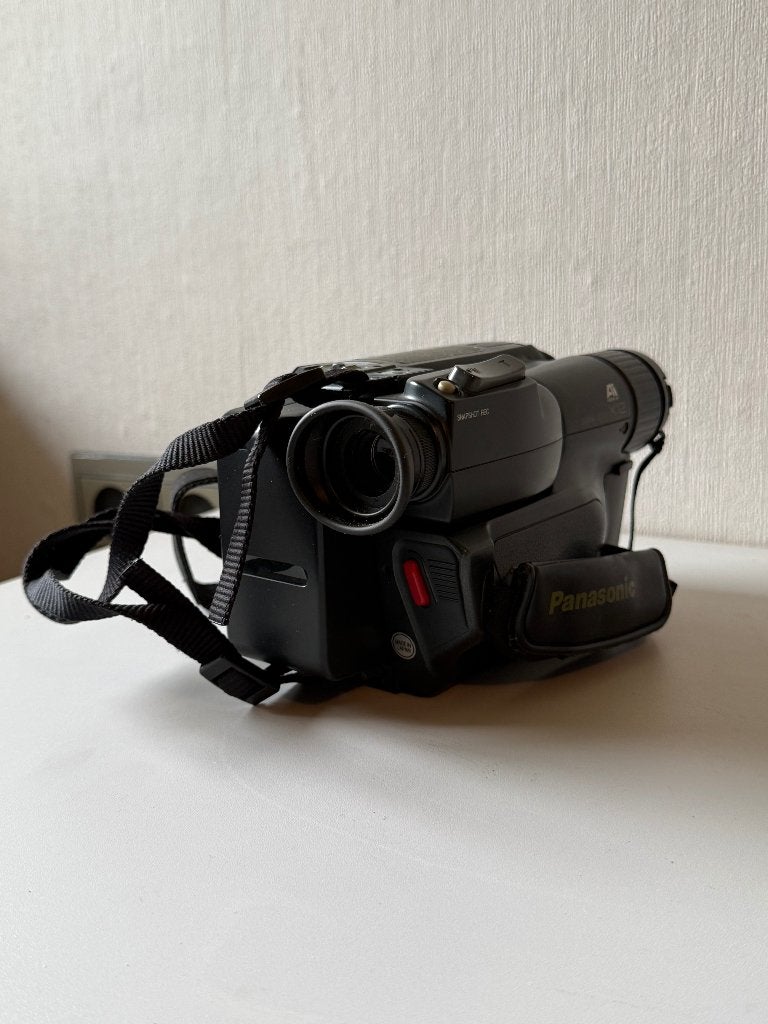 Vintage Panasonic VHS-C videocamera + Ricoh filmprojector, Audio, Tv en Foto, Ophalen of Verzenden, Overige soorten, Camera