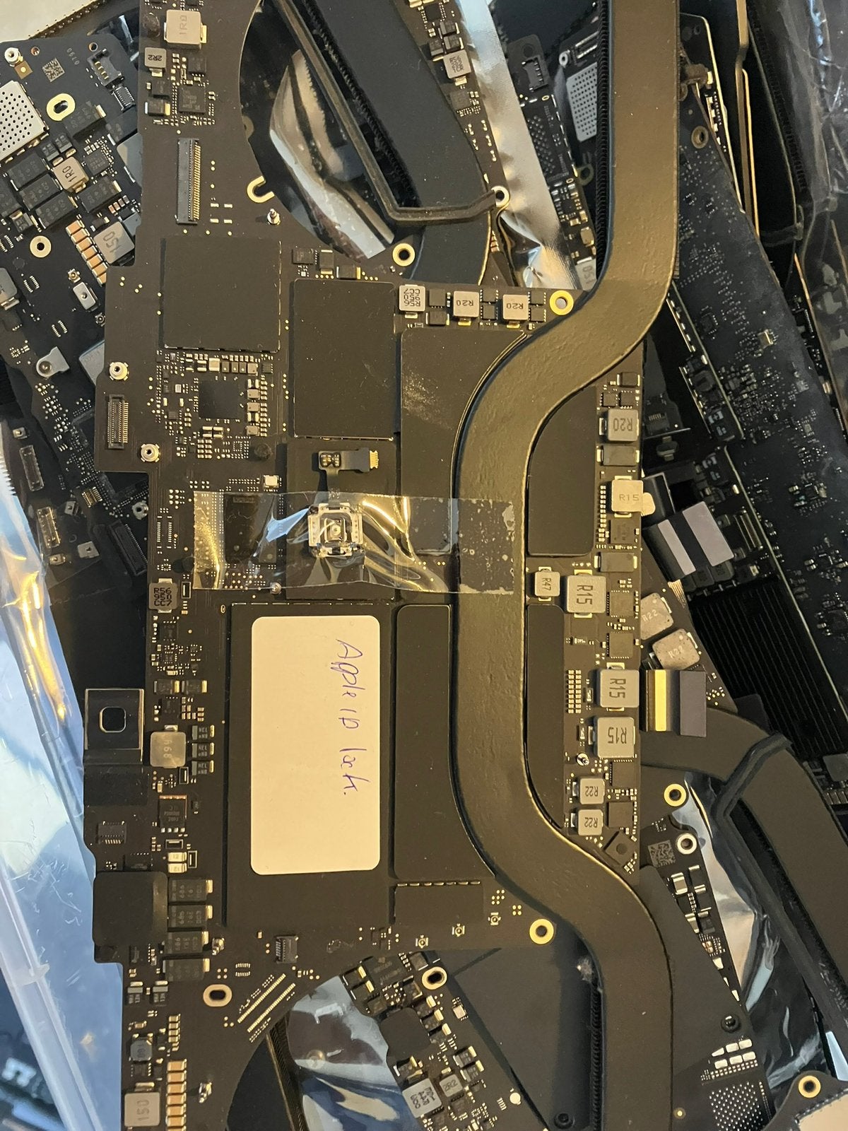 Partij Apple Logicboard icloud / defect A2337/A1990/A1932, Winkel, 2 tot 3 Ghz, Qwerty, I mac and more