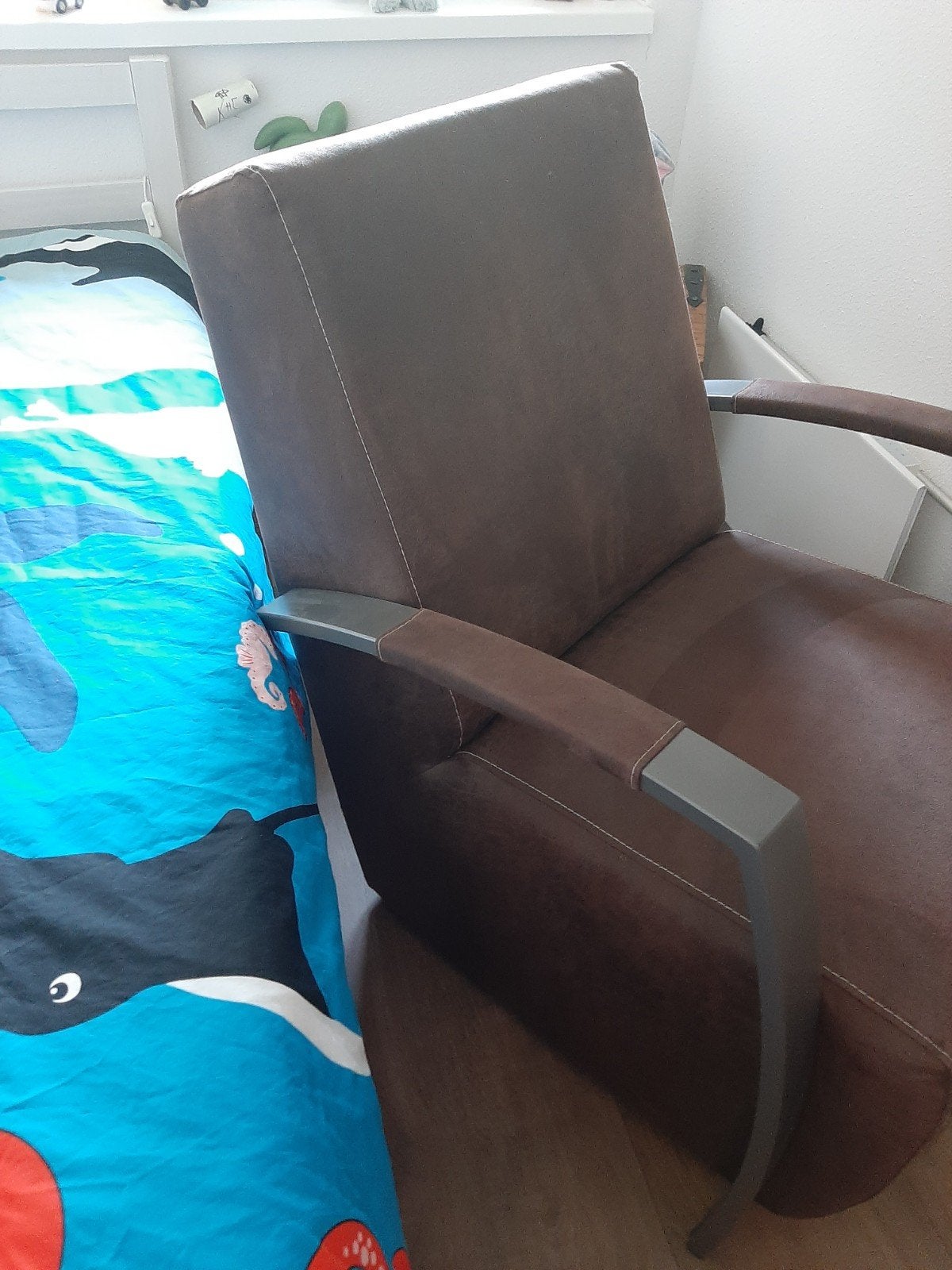 Nette stoel, Huis en Inrichting, Stoelen, Ophalen, Bruin, Zo goed als nieuw, Eén