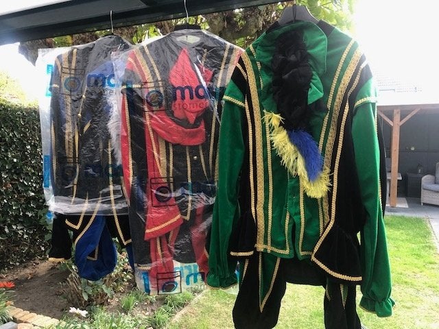 Sint en Piet kleding, Diversen, Ophalen, Zo goed als nieuw