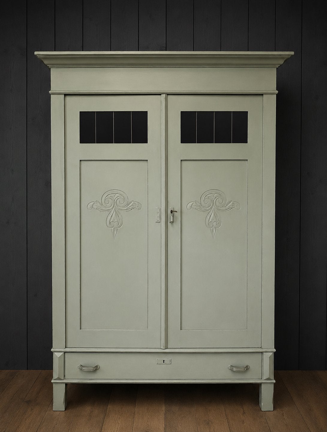 Antieke grenen kast | Linnenkast | Zwart glas, Huis en Inrichting, Kasten | Kledingkasten, Zo goed als nieuw, 150 tot 200 cm, 100 tot 150 cm