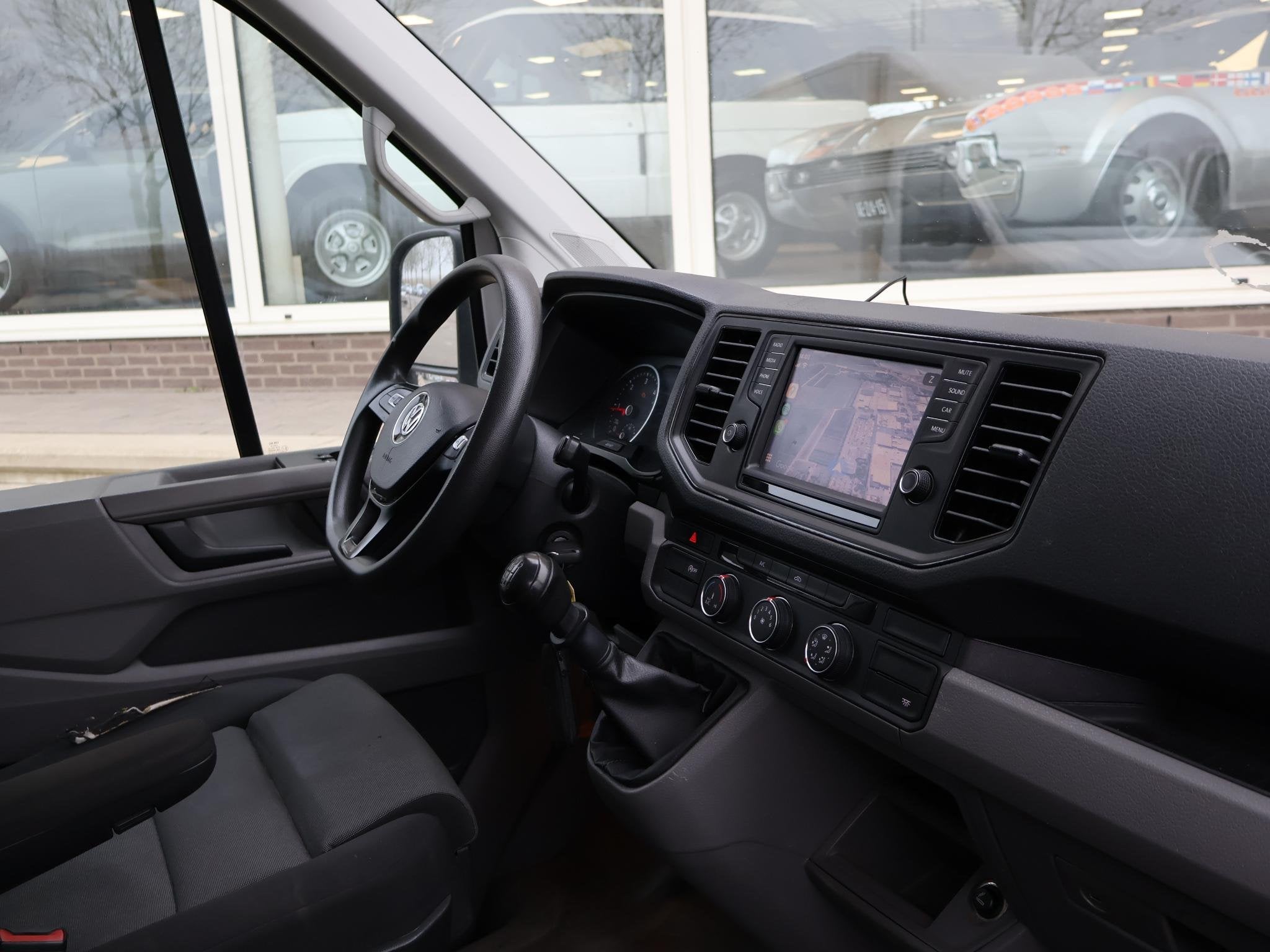 Volkswagen Crafter 35 2.0 TDI 140 PK EURO 6 BAKWAGEN MEUBELB, Voorwielaandrijving, Stof, Gebruikt, 4 cilinders