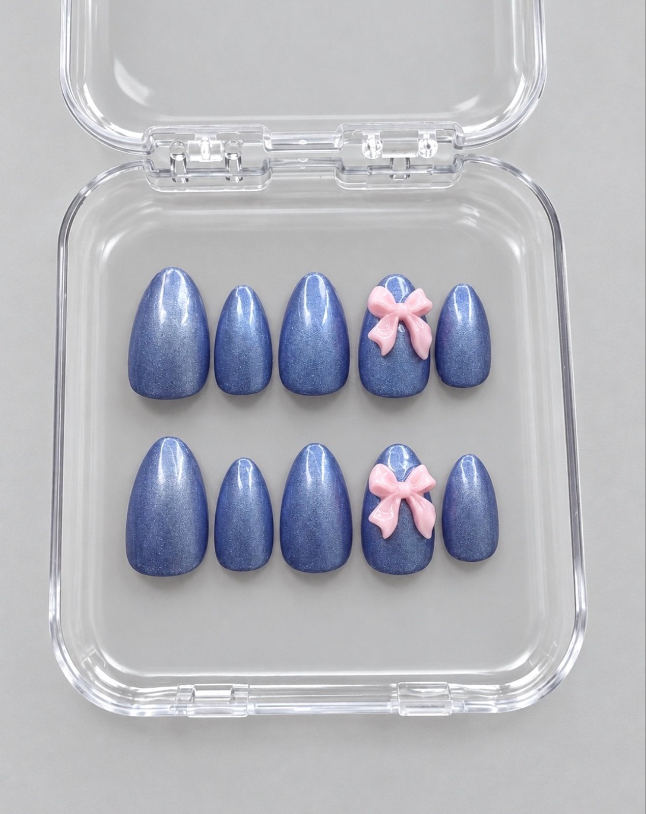 Blauwe nepnagels met roze strikjes, Ophalen of Verzenden, Nieuw, Overige typen