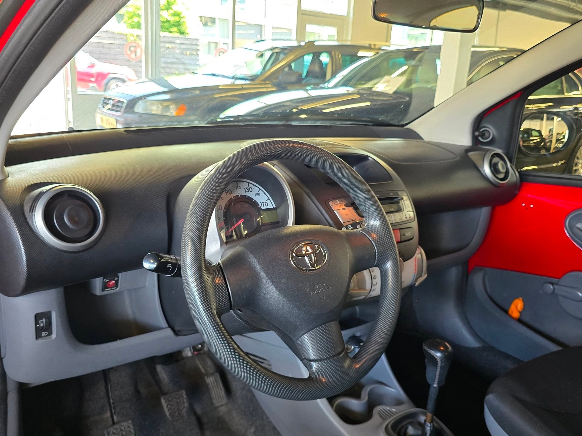 Toyota Aygo 1.0-12V/AIRCO/5-DEURS/NIEUWE APK BIJ VERKOOP/, Voorwielaandrijving, Gebruikt, Zwart, 4 stoelen
