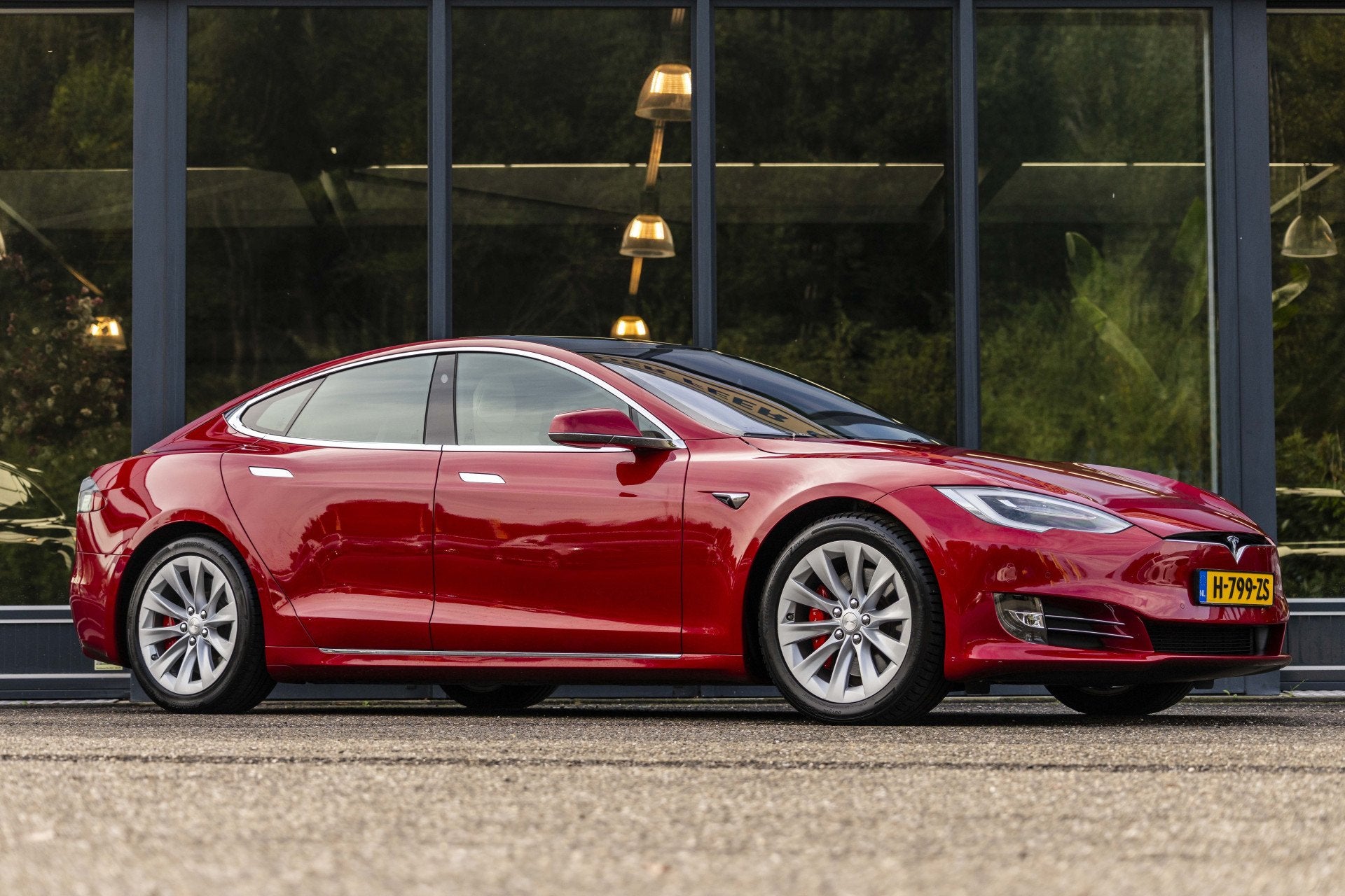 Tesla Model S Performance Ludicrous 612pk 1e Eigenaar, Auto's, Automaat, Dealer onderhouden, 2207 kg, Gebruikt