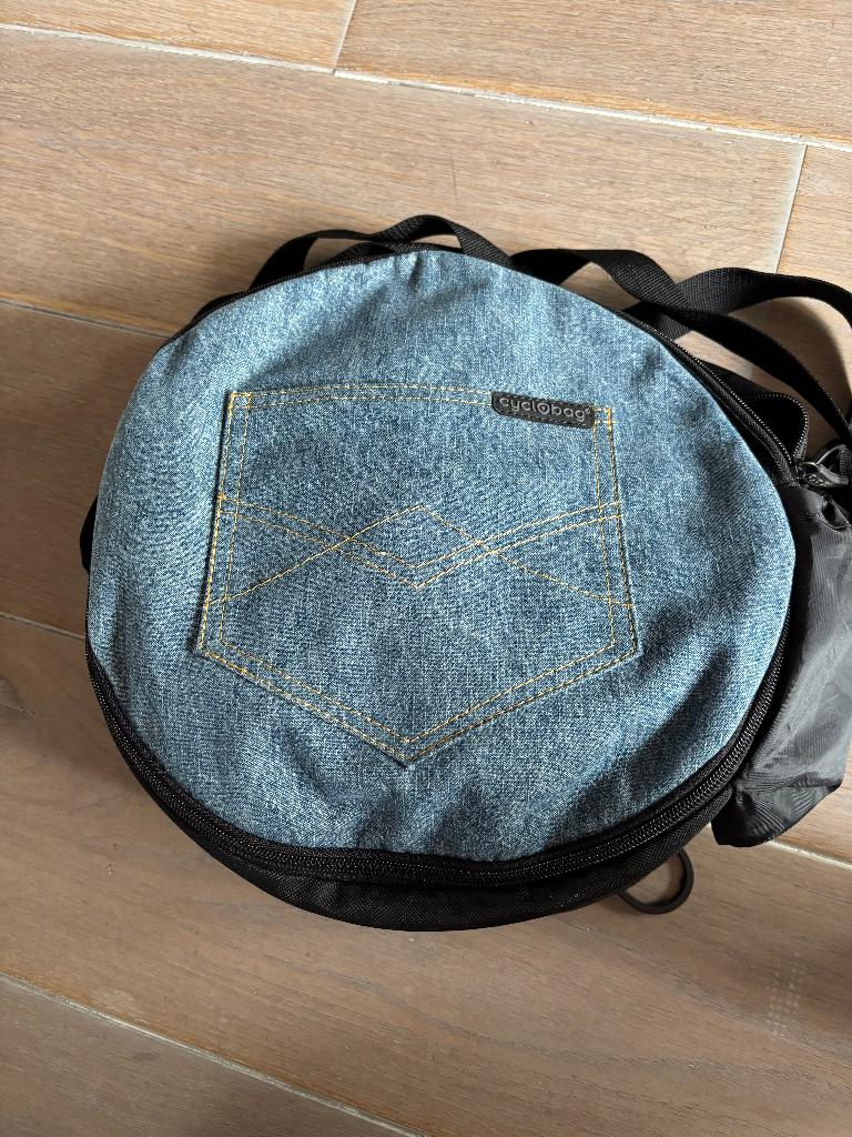 Rugzak met spijkerbroek voorkant.  Eventueel op fietsstuur., Ophalen, Nieuw, Overige merken