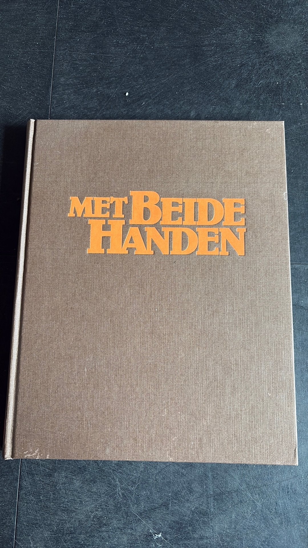 Met beide handen - Frederik J. Weijs, Ophalen of Verzenden, Gelezen