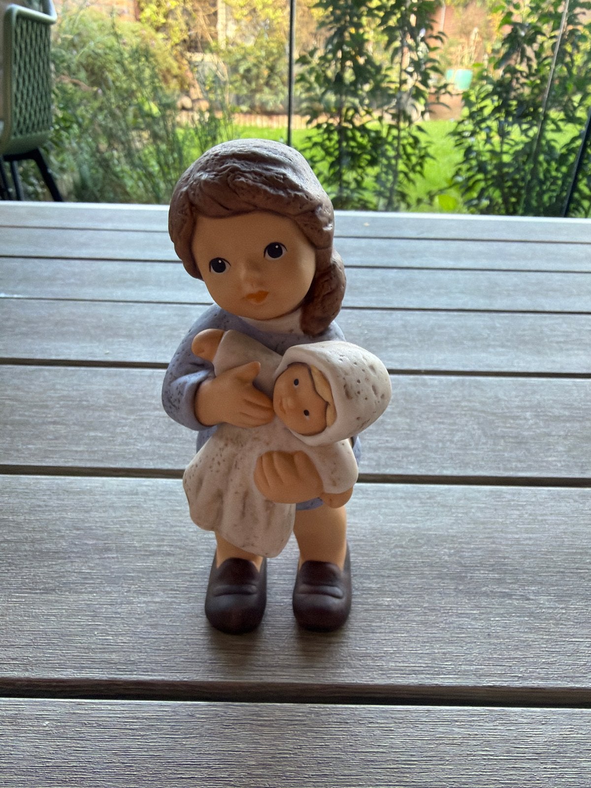 Nina Marco Goebel beeldje meisje met baby, Ophalen of Verzenden, Zo goed als nieuw, Mens