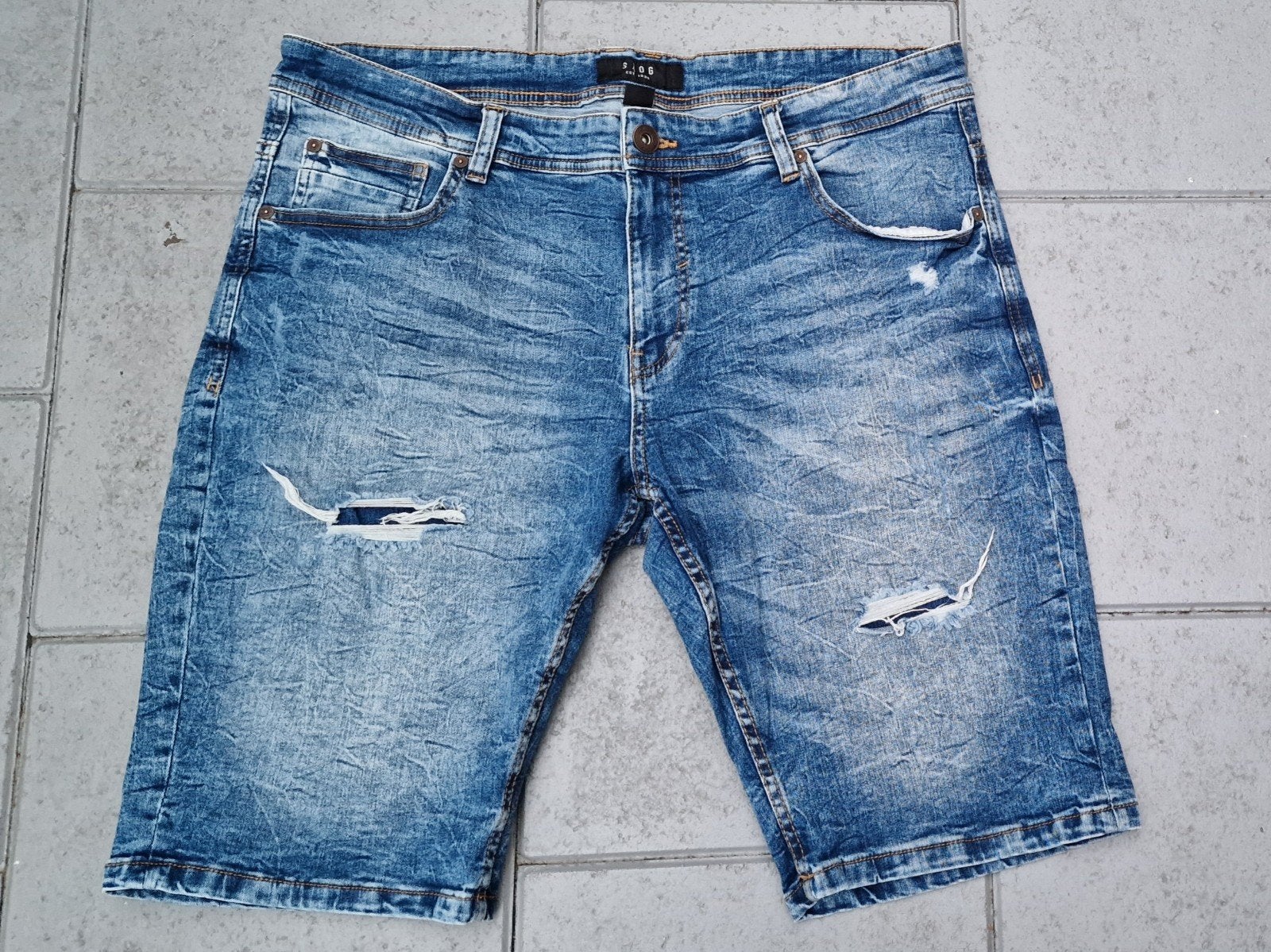 NIEUW Smog jeans kort met versleten look mt XXL, Kleding | Heren, Spijkerbroeken en Jeans, Ophalen, Nieuw, Blauw, W36 - W38 (confectie 52/54)