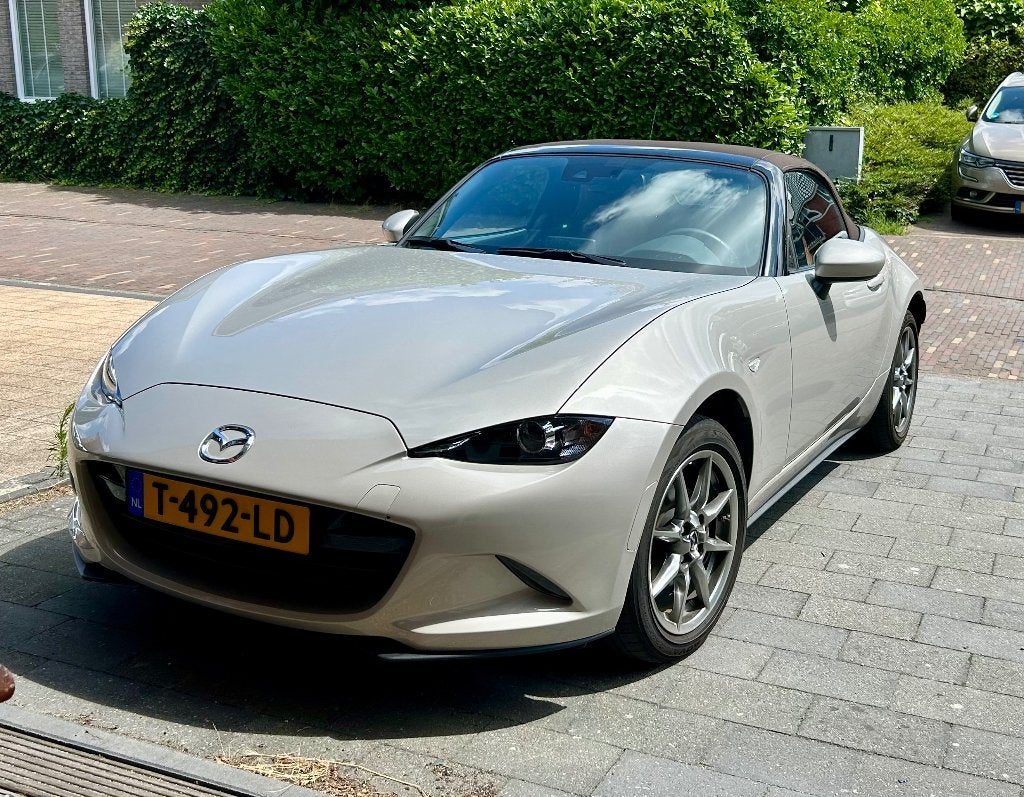 Mazda MX-5 1.5 Skyactiv-g 132pk 2023 Bruin, Achterwielaandrijving, 40 €/maand, 4 cilinders, 132 pk