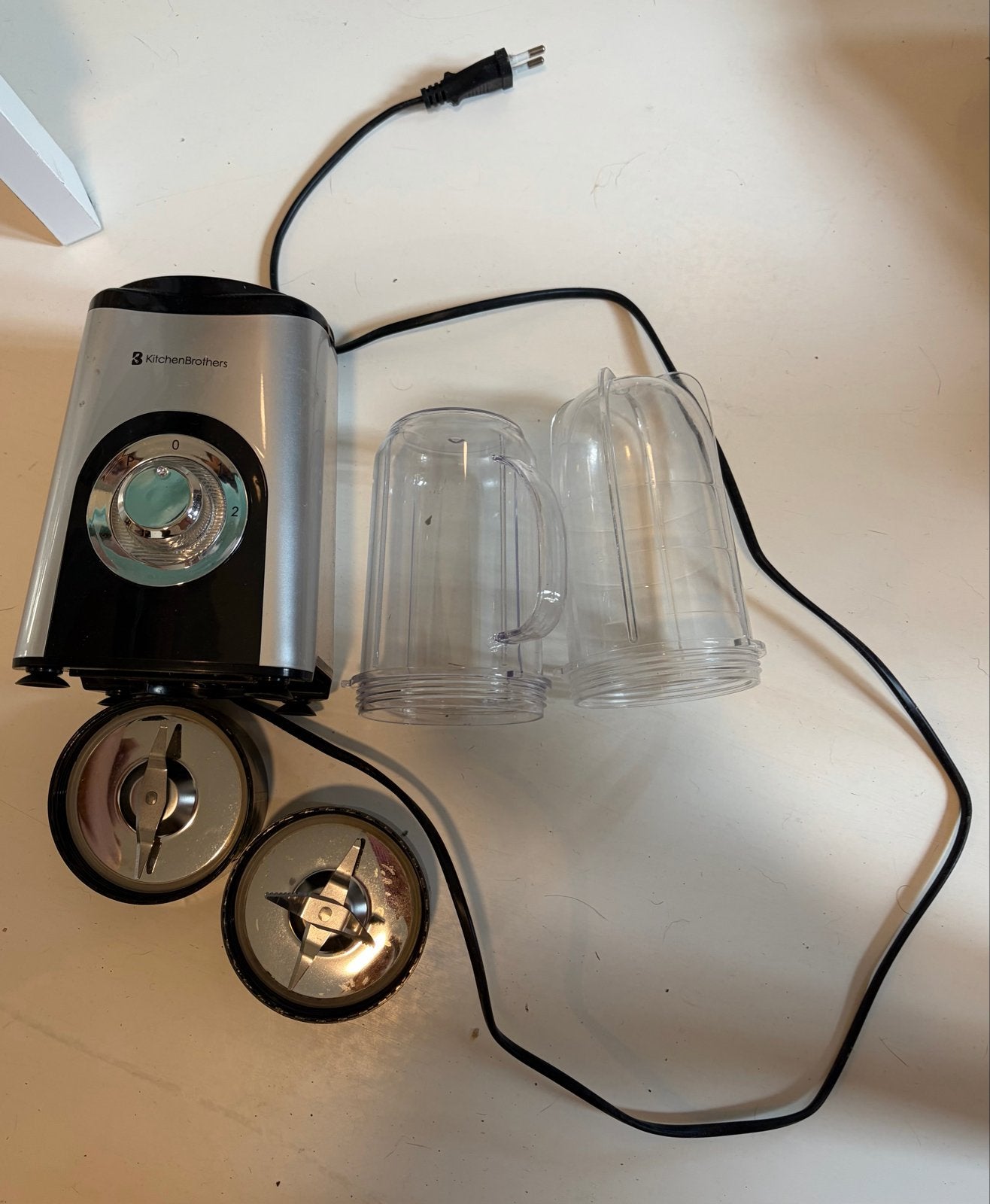 KitchenBrothers Blender met 2 bekers en 2 messen, Witgoed en Apparatuur, Ophalen, Zo goed als nieuw, Blender