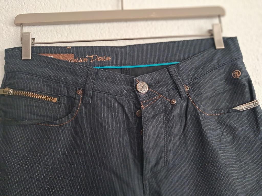 Cast Iron Heren jeans  W32 L34 - Zo goed als nieuw, Blauw, W32 (confectie 46) of kleiner, Ophalen of Verzenden, Zo goed als nieuw