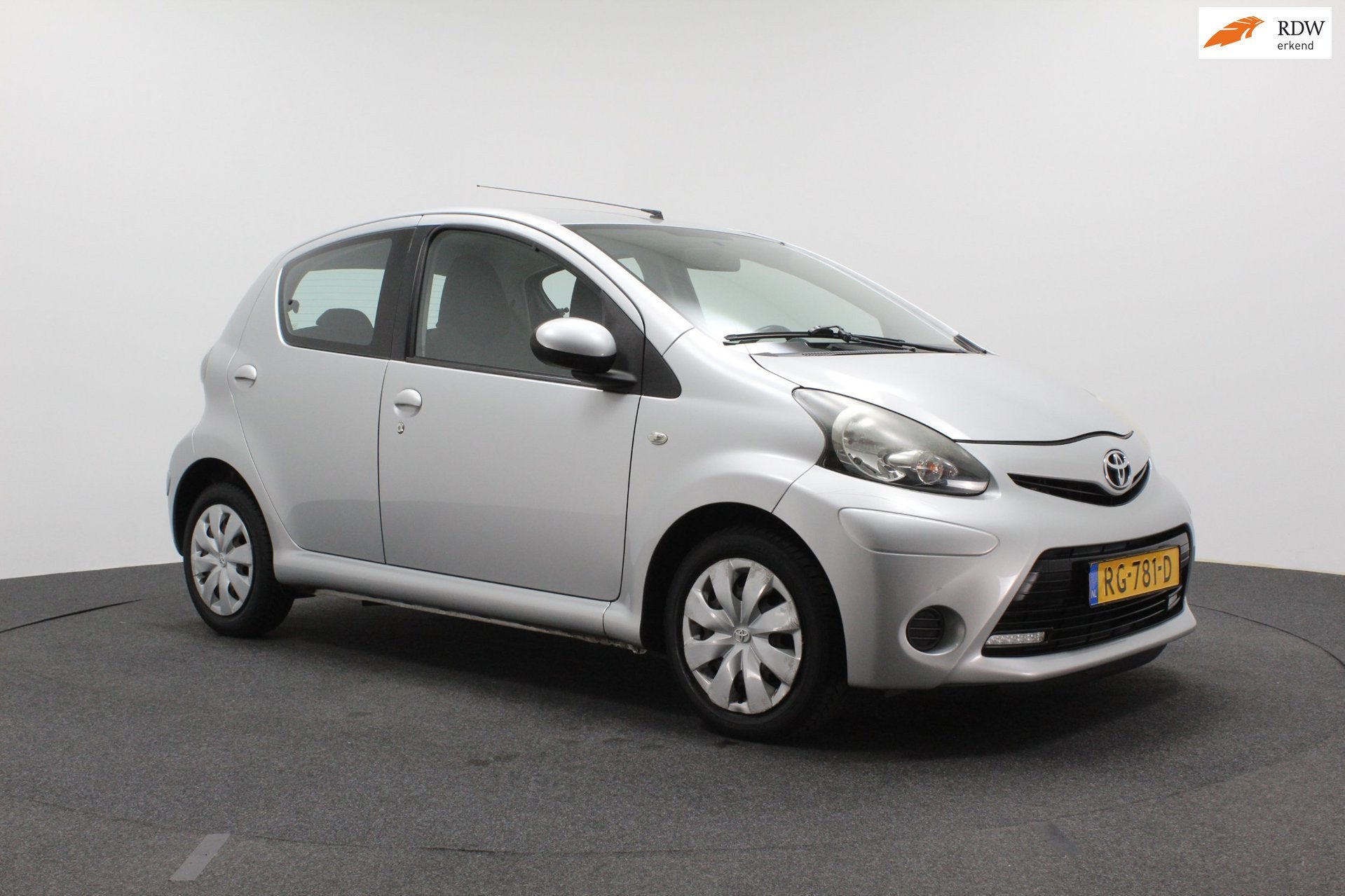 Toyota Aygo 1.0 VVT-i Comfort | Airco | LED verlichting | El, Auto's, Voorwielaandrijving, Euro 5, Gebruikt, Emergency brake assist