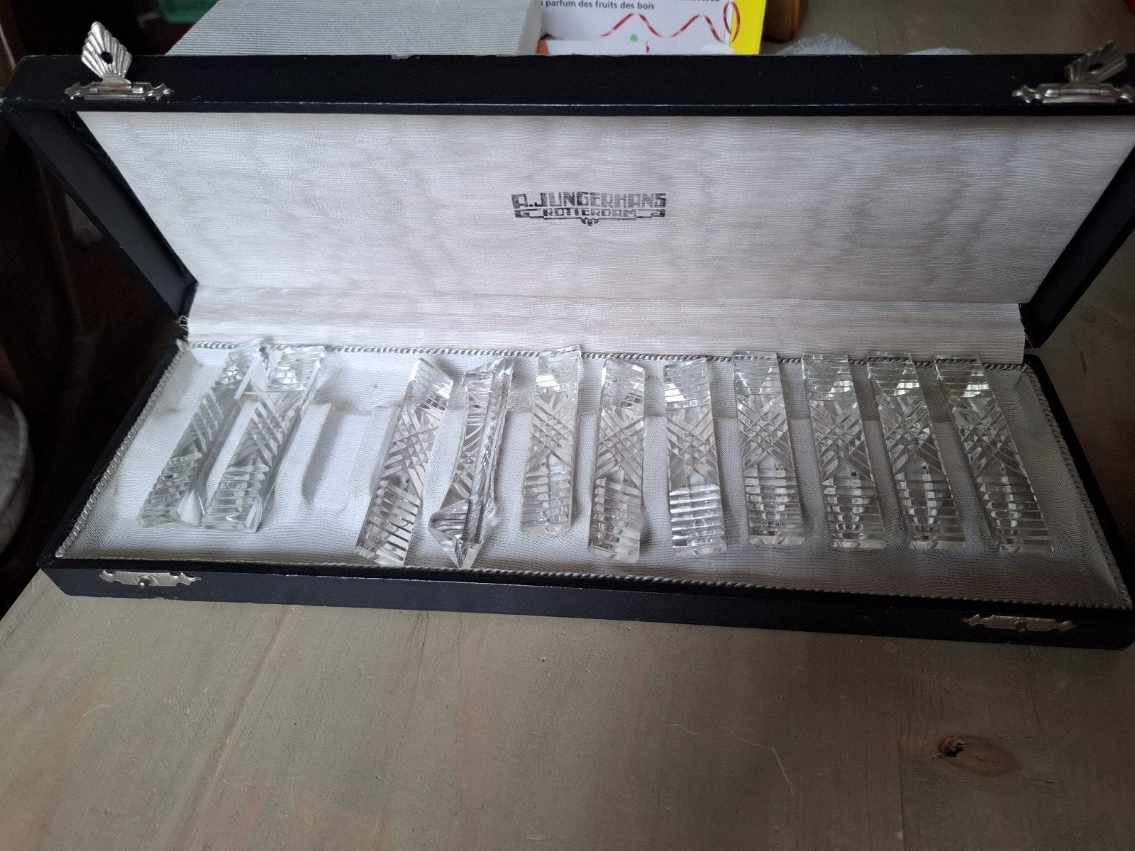Antieke kristallen messenleggers set in originele doos, Ophalen