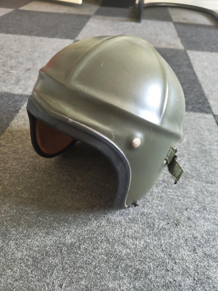 Vintage pilotenhelm jaren 50-60, groen, met label, Verzamelen, Militaria | Algemeen, Ophalen of Verzenden, Landmacht, Nederland