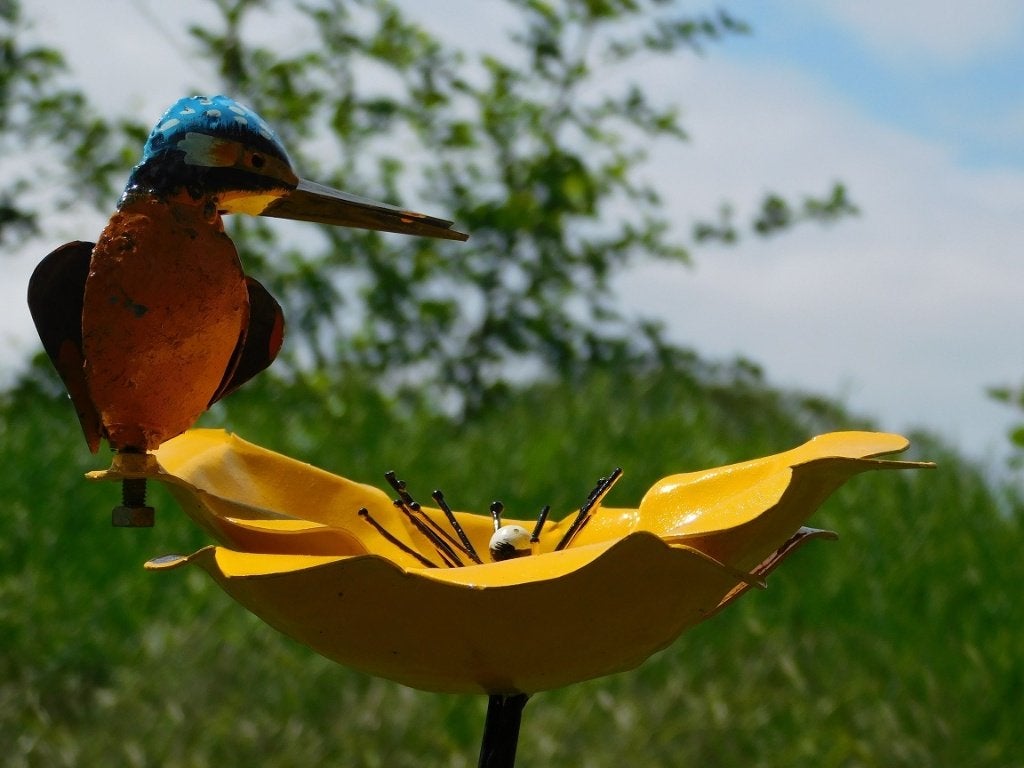 Tuinsteker Gele Bloem met IJsvogel - Metaal, ., Nieuw, Ophalen of Verzenden, .