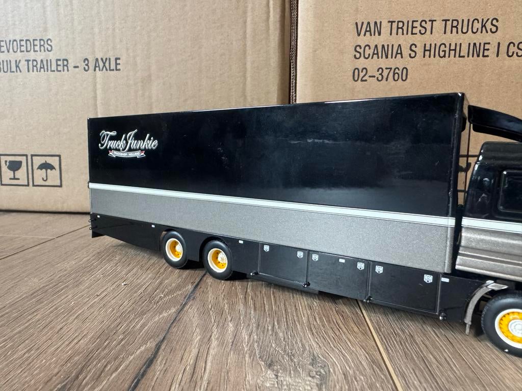 WSI Scania 143 bakwagen Truckjunkie schaalmodel 1:50, Ophalen of Verzenden, Gebruikt, Bus of Vrachtwagen