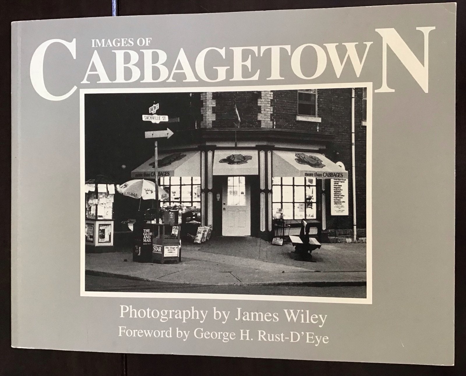 Images of Cabbagetown - Fotoboek door James Wiley, Ophalen of Verzenden, Gelezen, Fotografie algemeen
