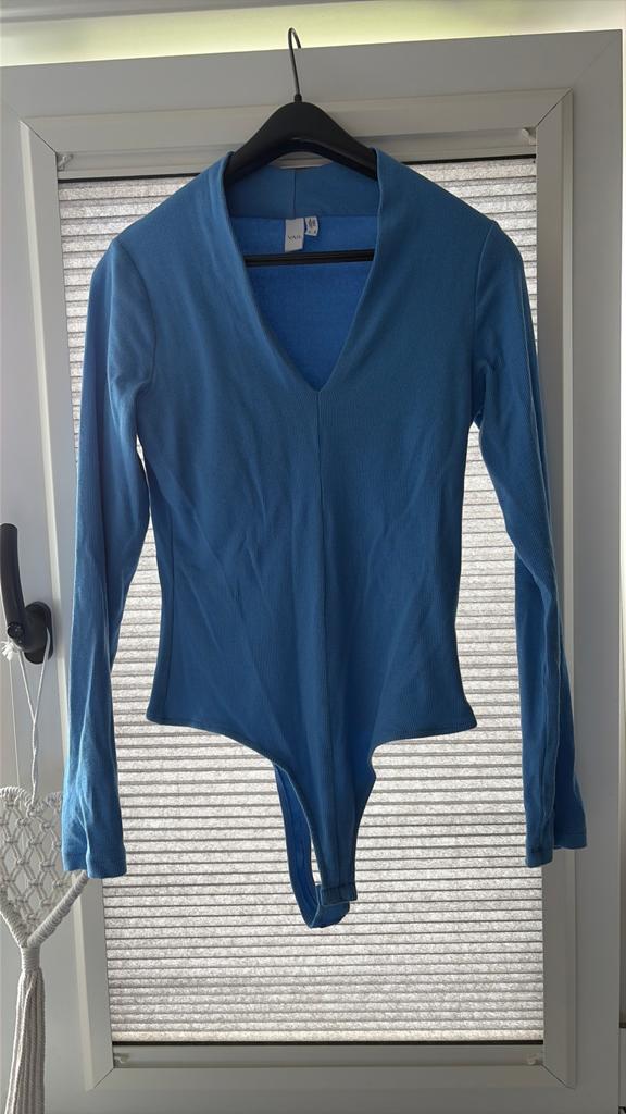 Body met V hals, Kleding | Dames, Tops, Maat 38/40 (M), Blauw, Ophalen of Verzenden, Zo goed als nieuw