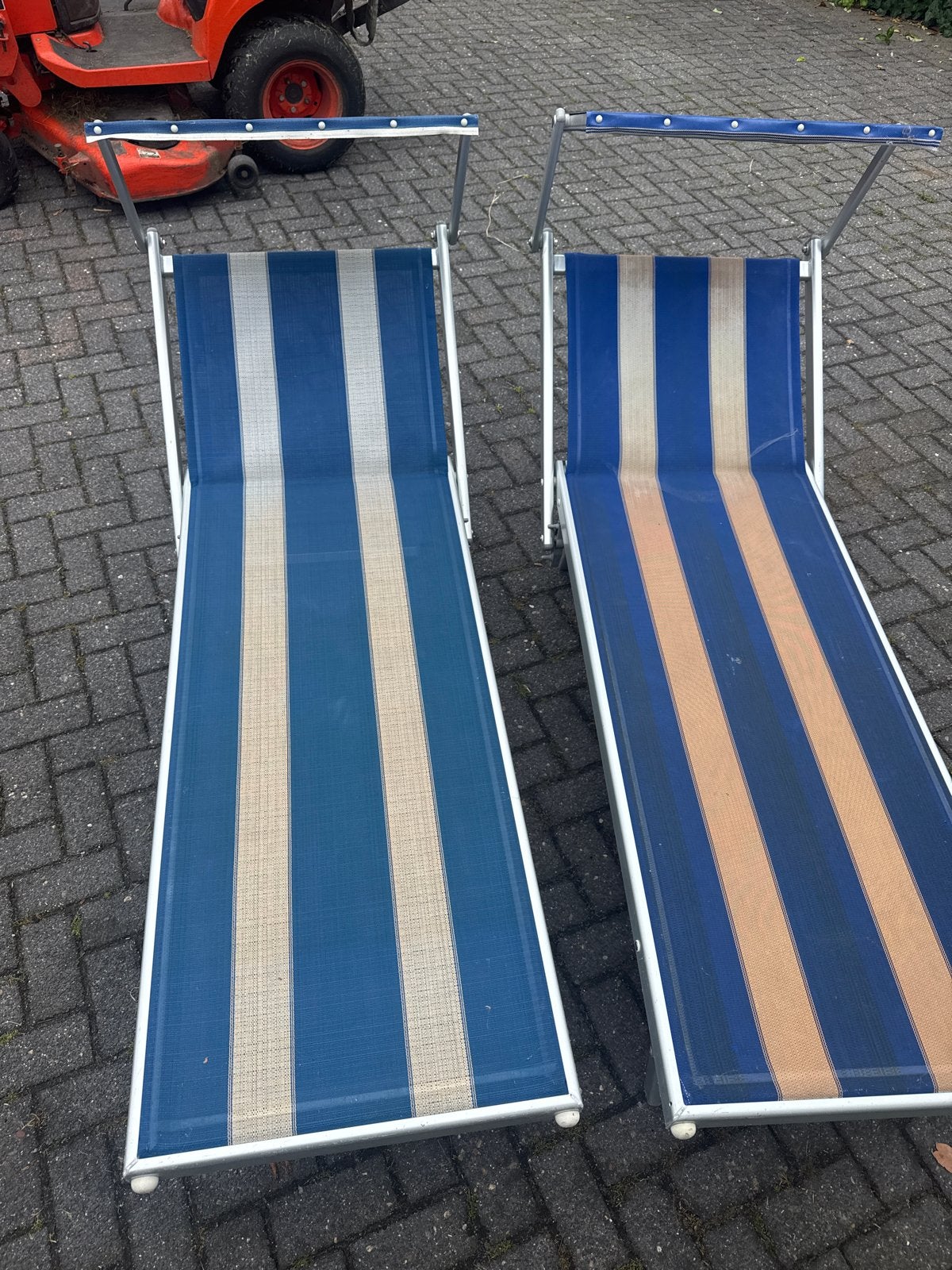 Degelijke ligbedden met zonnescherm - ideaal voor tuin/stran, Tuin en Terras, Ophalen, Gebruikt, Textileen, Inklapbaar