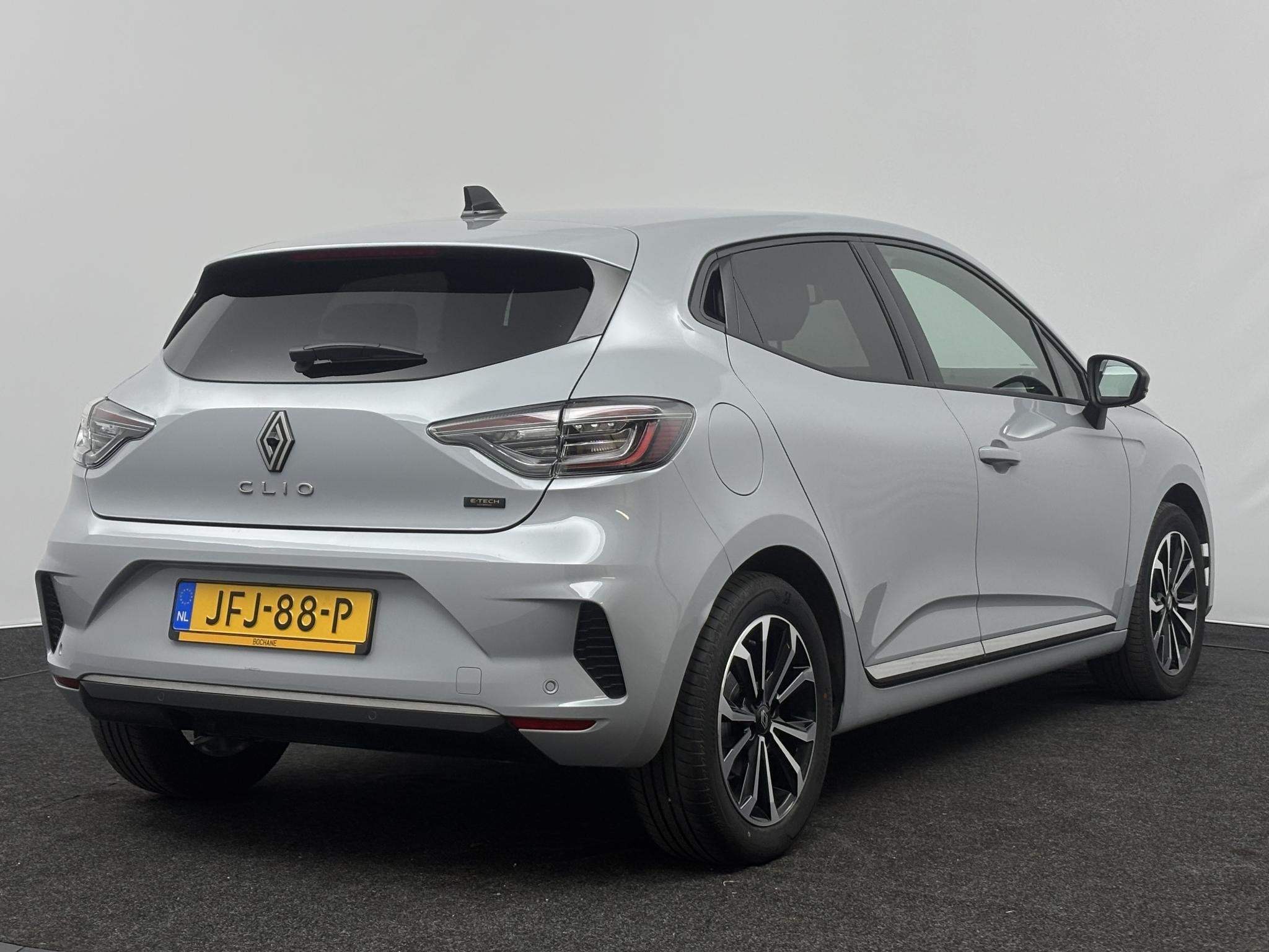 Renault Clio 1.6 E-Tech Full Hybrid 145 techno | Camera | Ca, Auto's, Gebruikt, Met garantie (alle), Leder en Stof, Origineel Nederlands