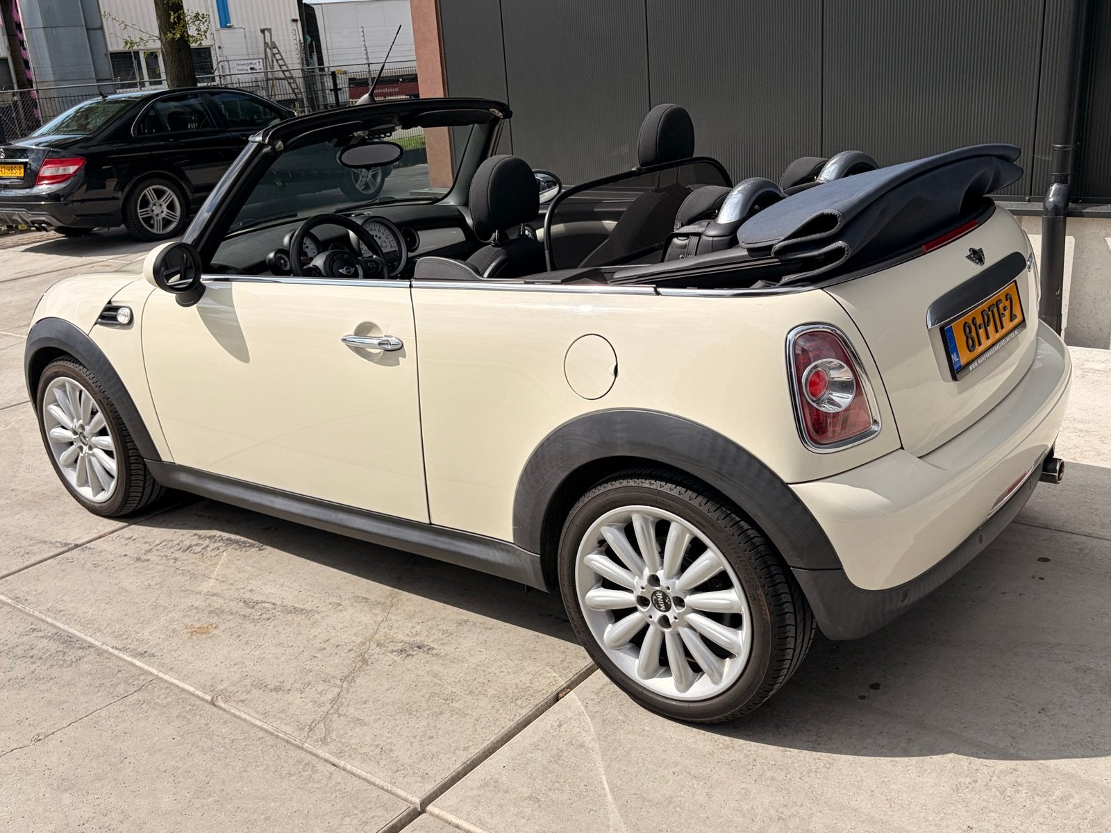 Mini  Cooper Cabrio nieuwe apk en onderhoud gehad, Auto's, 4 cilinders, Cabriolet, 4 stoelen, Origineel Nederlands