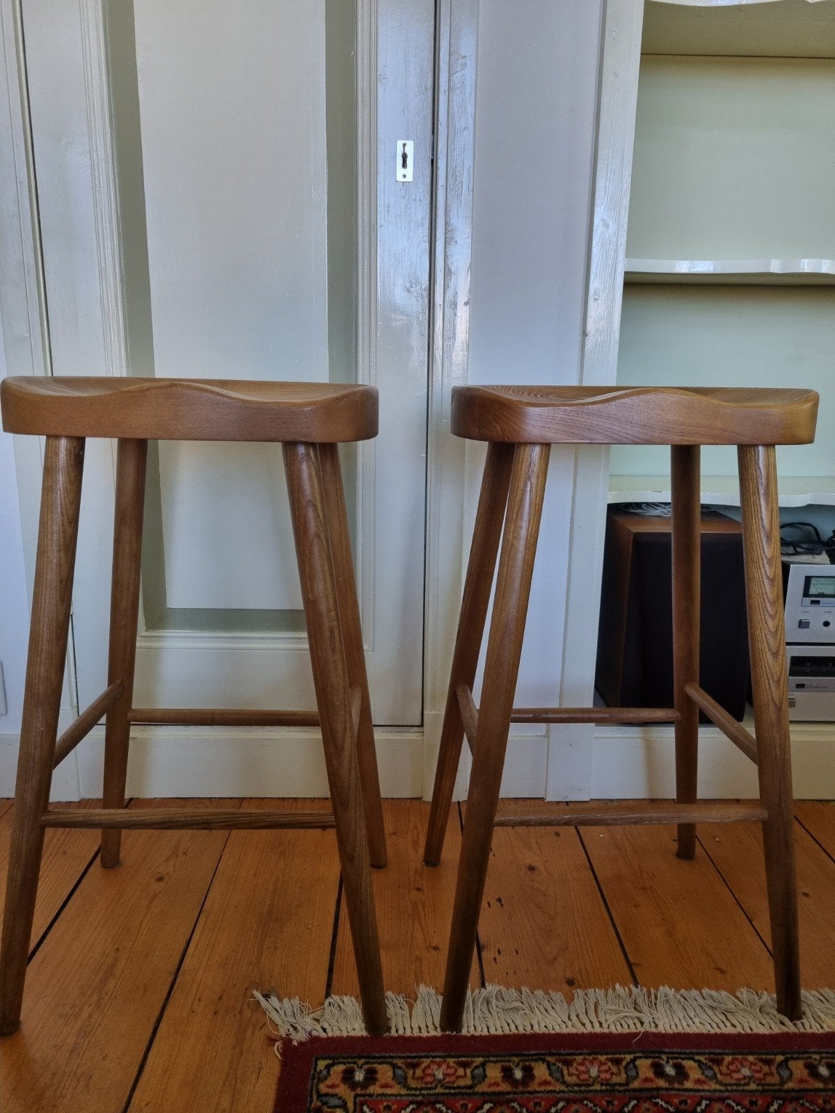 2 Barkrukken essenhout Zara Home - Zo goed als nieuw, Huis en Inrichting, Barkrukken, Ophalen, 60 tot 90 cm, Zo goed als nieuw