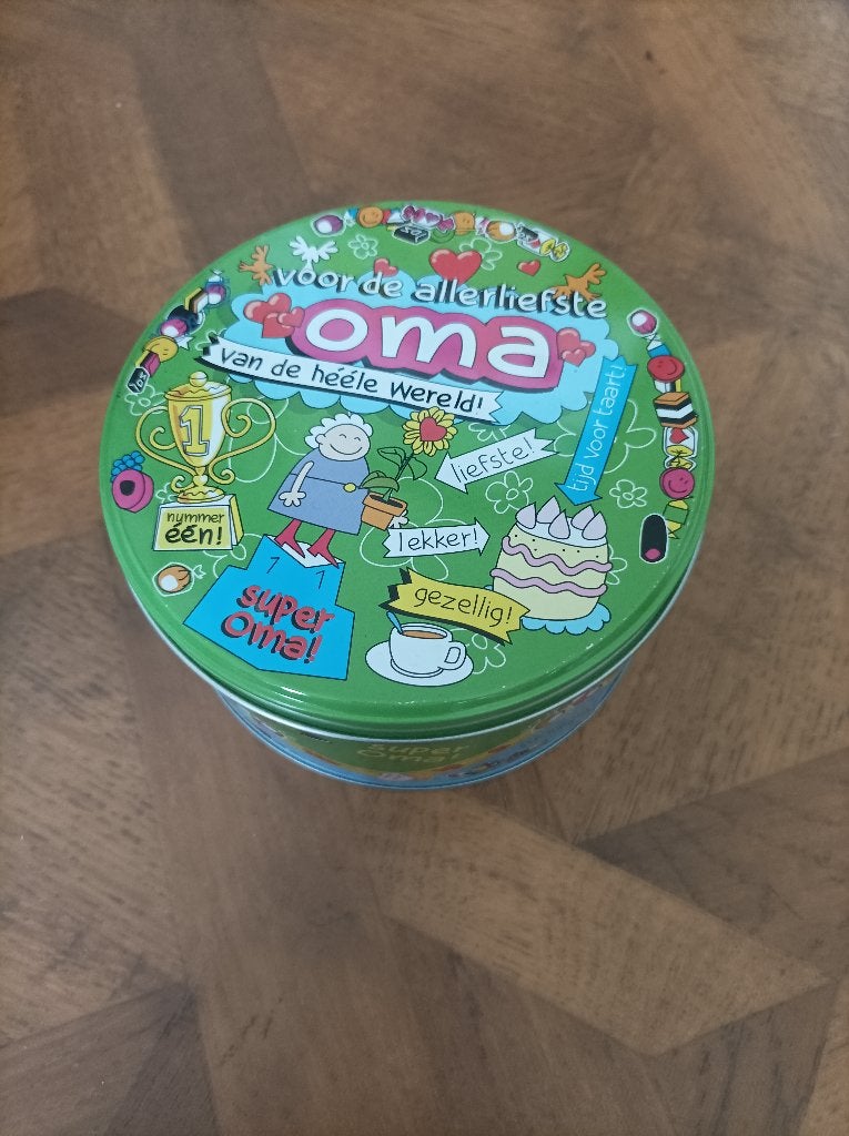 Voor de liefste oma snoeptrommel/voorraadtrommel 14 x 7,5 cm, Ophalen of Verzenden, Zo goed als nieuw, Overige, Overige merken