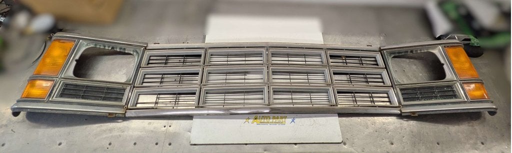 Dodge Ram Van(bus) grille 1986-1993, Gebruikt, PO Box 21-8004 | Auburn Hills, MI 48321-8004, Amerikaanse onderdelen, Ophalen of Verzenden