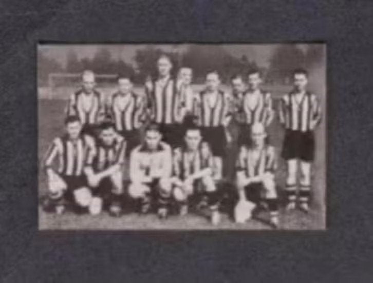 Voetbalplaatje VVV Venlo Elftal 1951-1952., Ophalen of Verzenden, Zo goed als nieuw