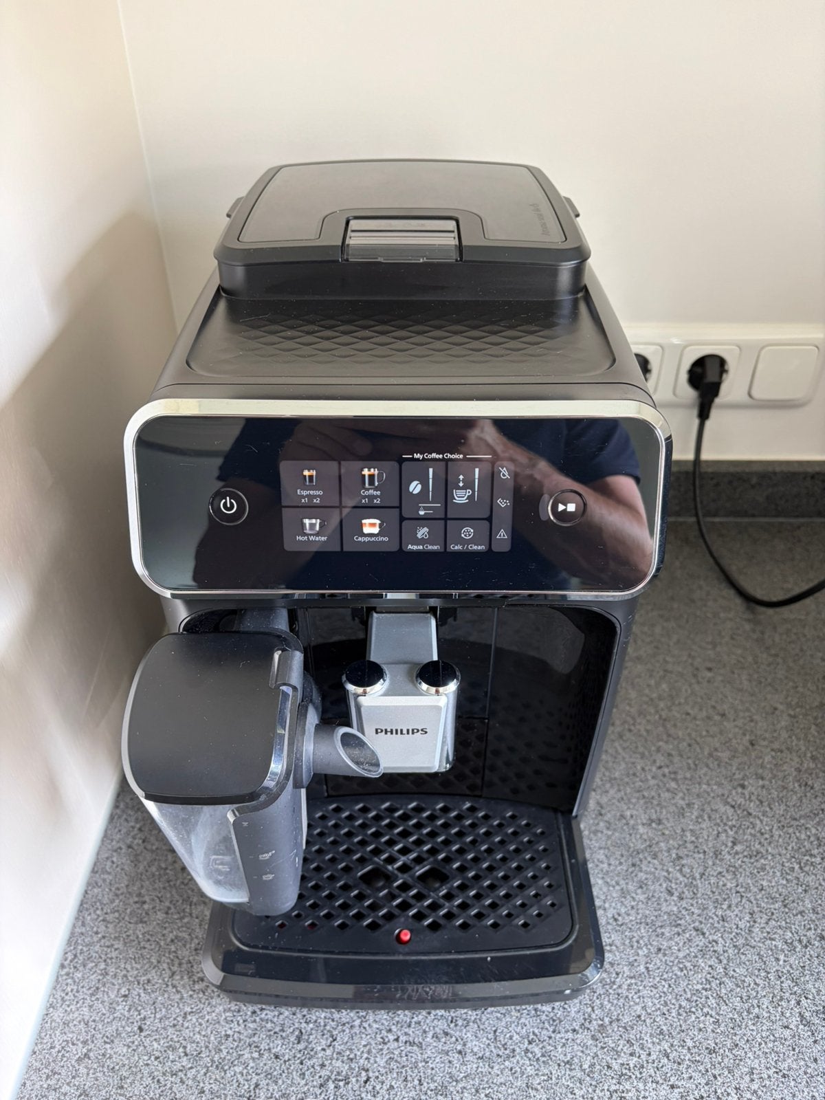 Philips volautomatische espresso machine 2300 serie, Afneembaar waterreservoir, Espresso apparaat, 10 kopjes of meer, Zo goed als nieuw