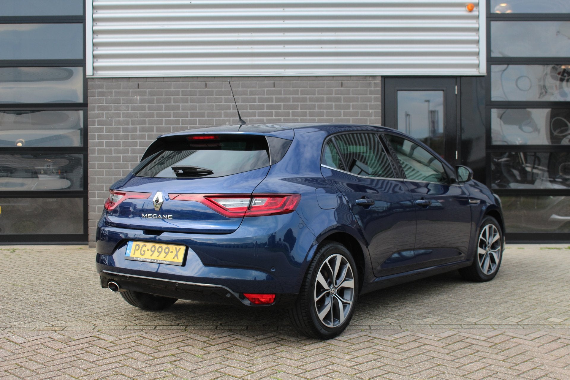 Renault Mégane 1.2 TCe Bose / HUD / Keyless / Camera / N.A., Auto's, Voorwielaandrijving, 101 pk, Gebruikt, 4 cilinders