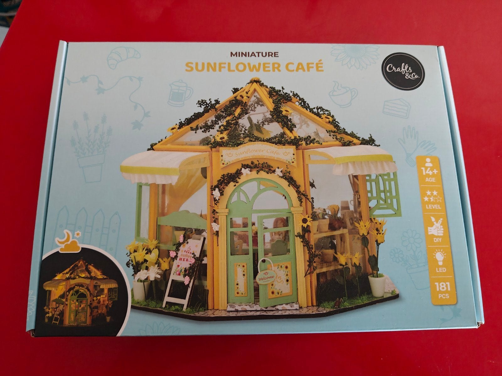 Miniatuur huisje sunflower cafe NIEUW, Hobby en Vrije tijd, Knutselen, Ophalen of Verzenden, Nieuw, Knutselwerk