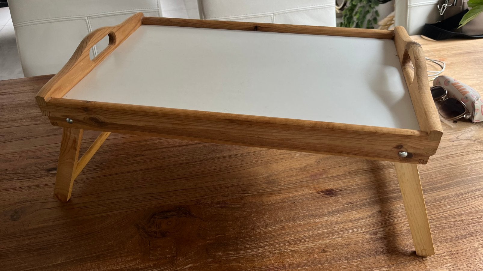 Dienblad met uitlapbare pootjes, Ophalen, Zo goed als nieuw, Rechthoekig, Hout