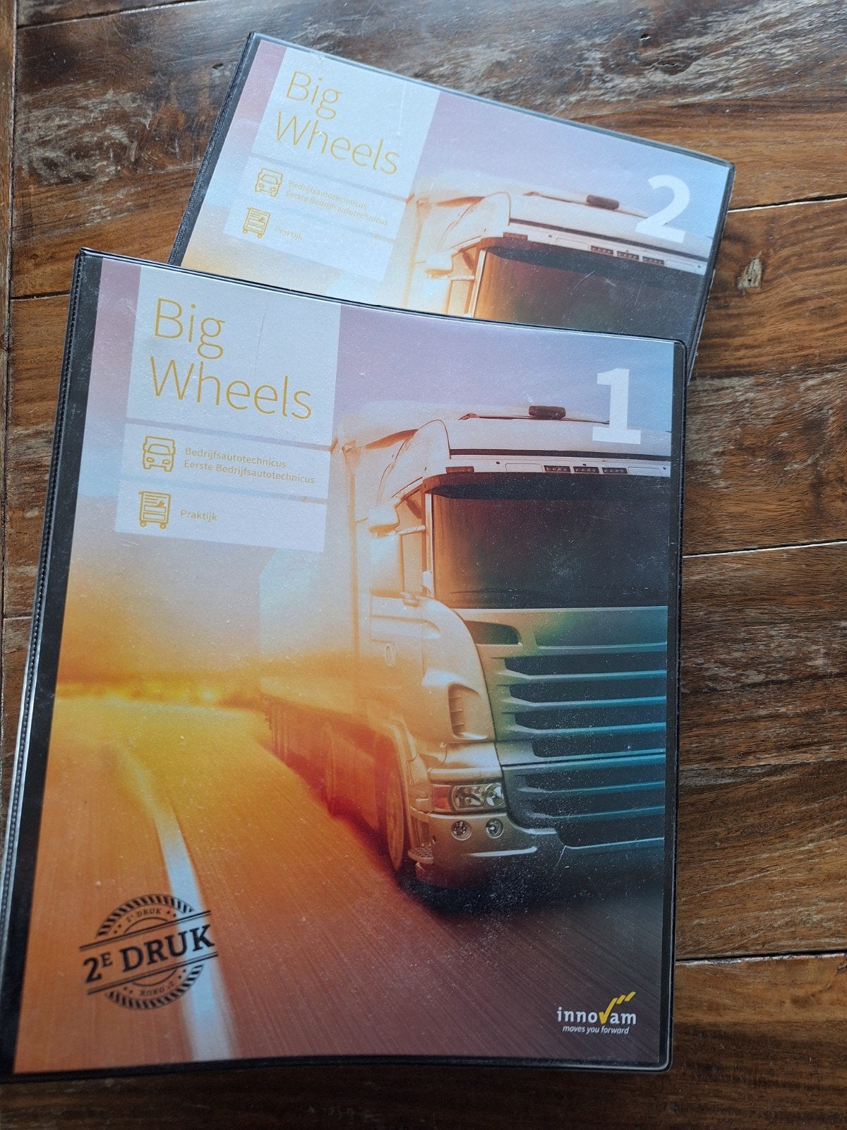 Schoolboeken: Big wheels - bedrijfsauto technicus, Ophalen of Verzenden, Overige merken